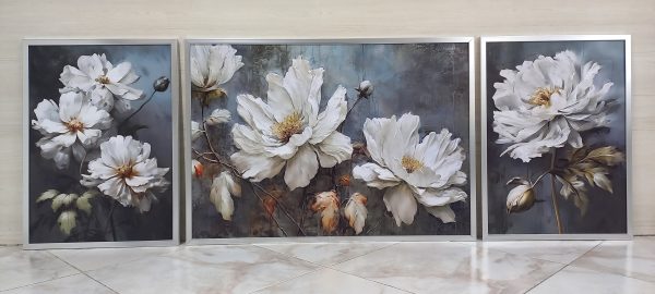 گل های سفید با زمینه سربی